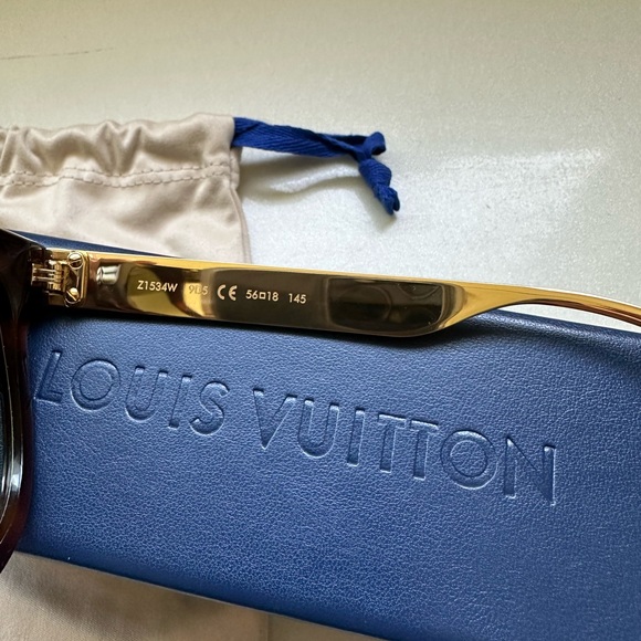 Louis Vuitton Sunglasses - Picture 4 of 7